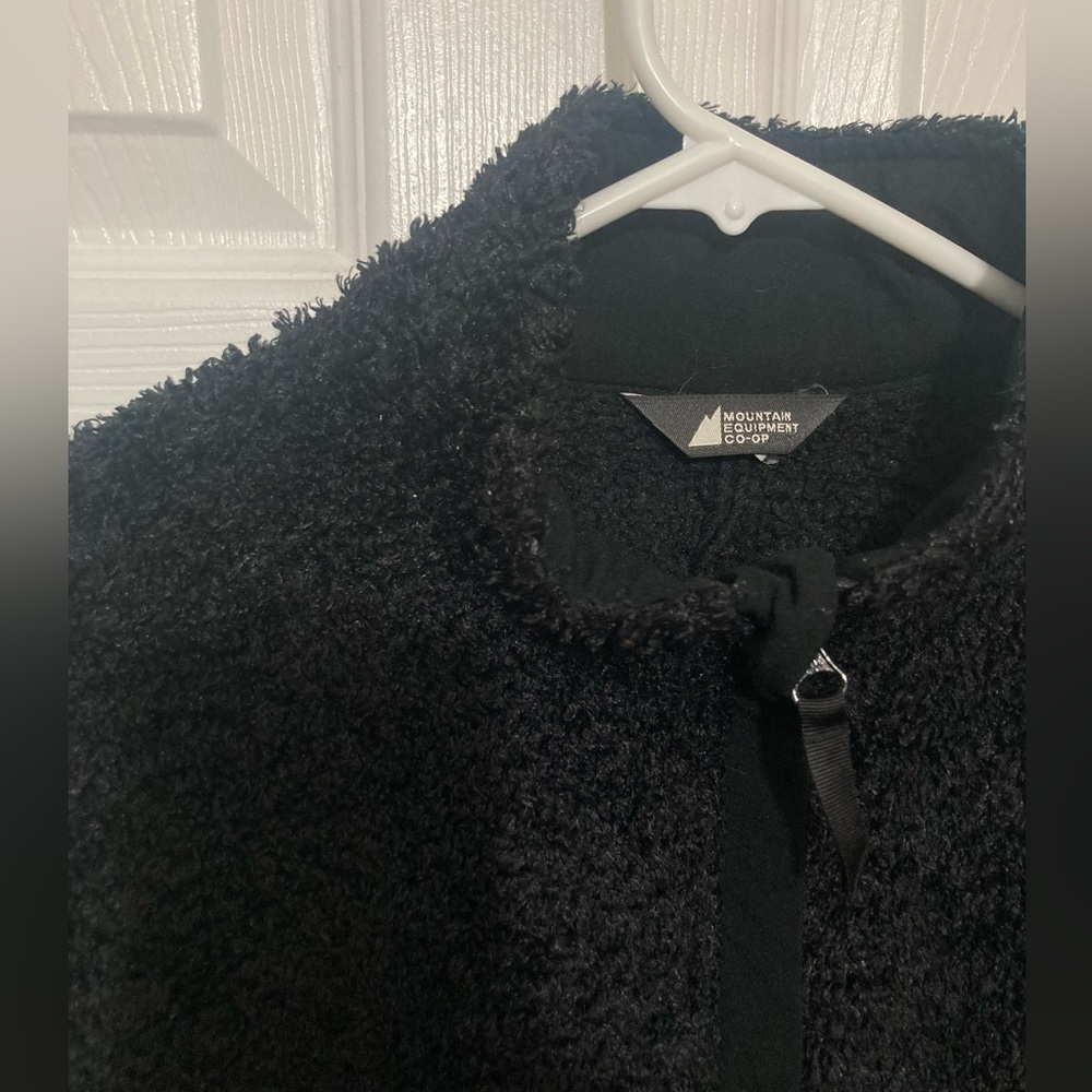 MEC black sherpa fleece jacket